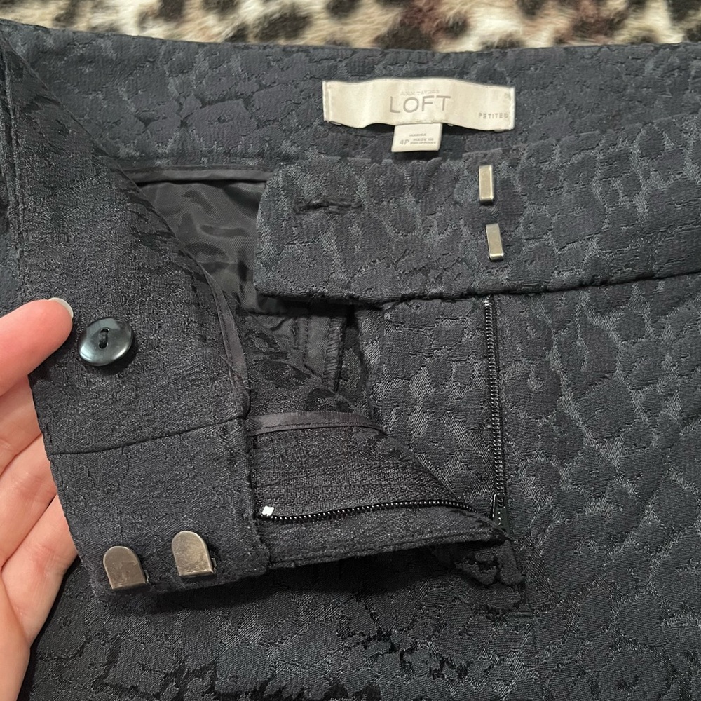 Ann Taylor Loft size 4p women’s black animal print pants - Picture 4 of 8